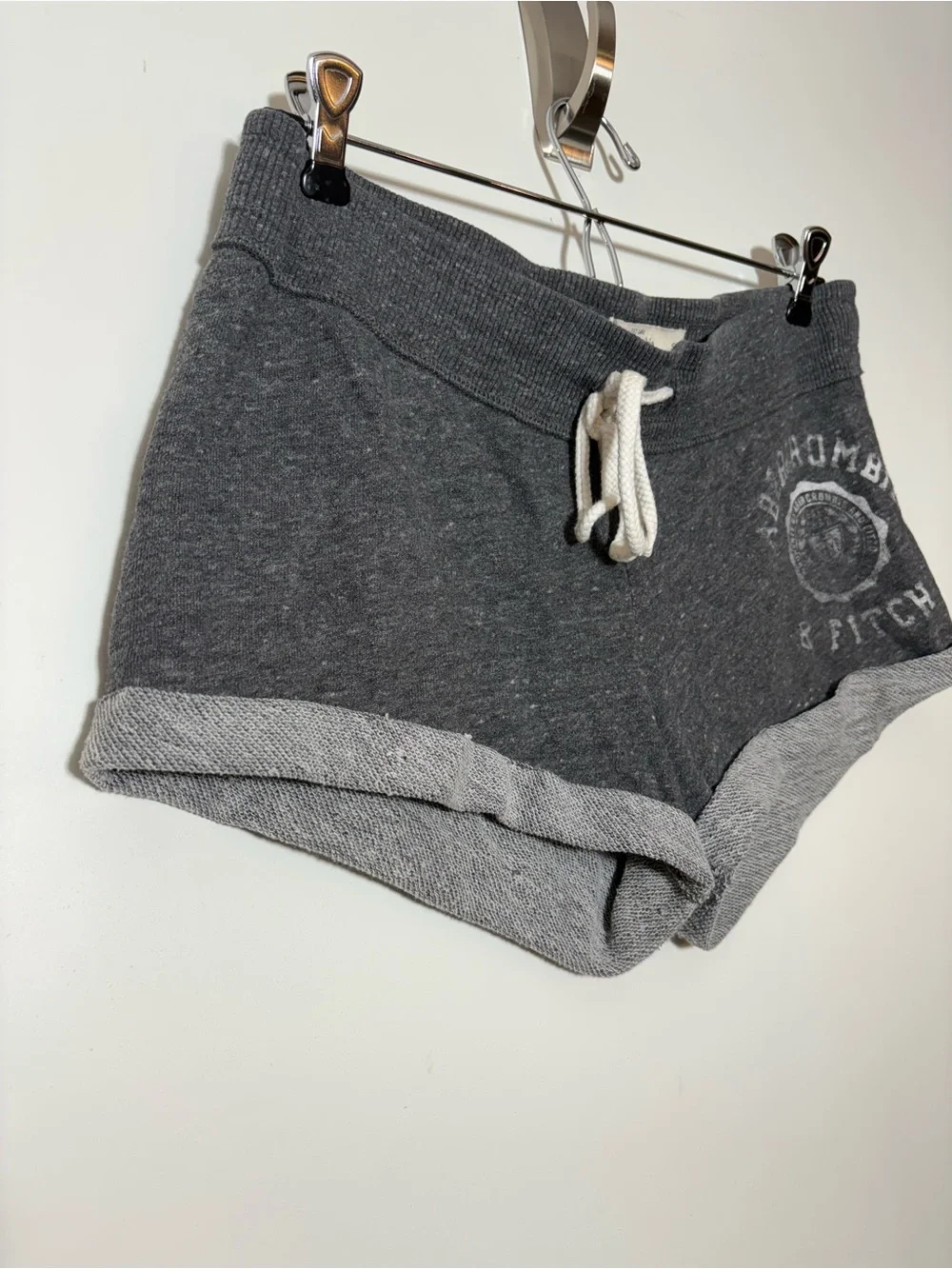 Abercrombie & Fitch Women’s Vintage Y2K Grey Logo Sweat Short Shorts S Low Rise
